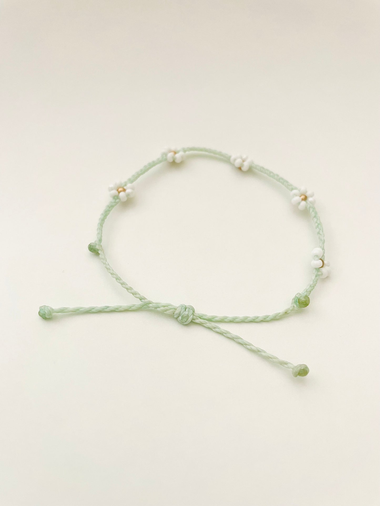 Adjustable Braided Daisy Flower Bracelets, Floral Bracelets for Women, Cord Bracelet