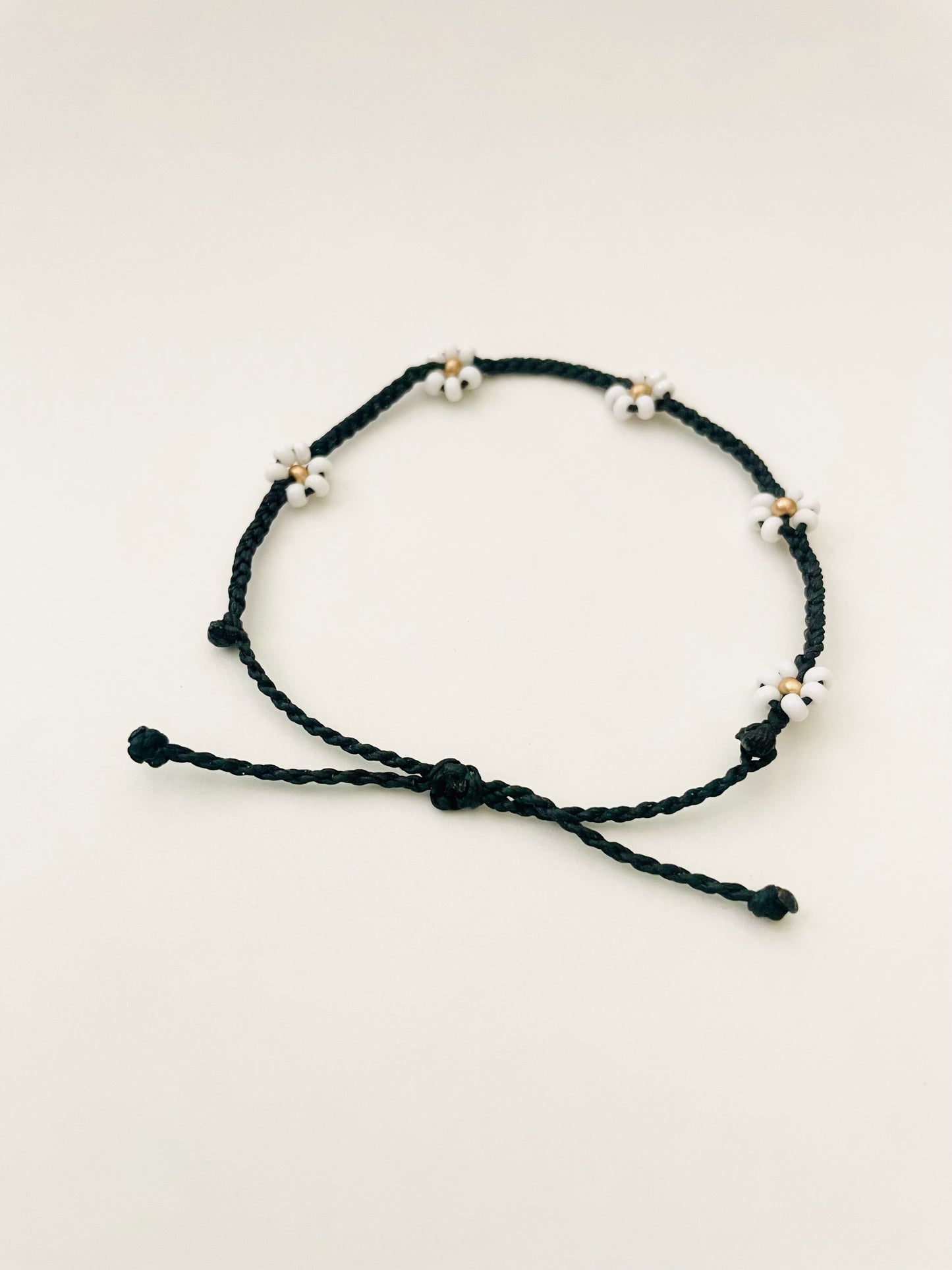 Black Adjustable Braided Daisy Flower Bracelets, Floral Bracelets for Women, Cord Bracelet