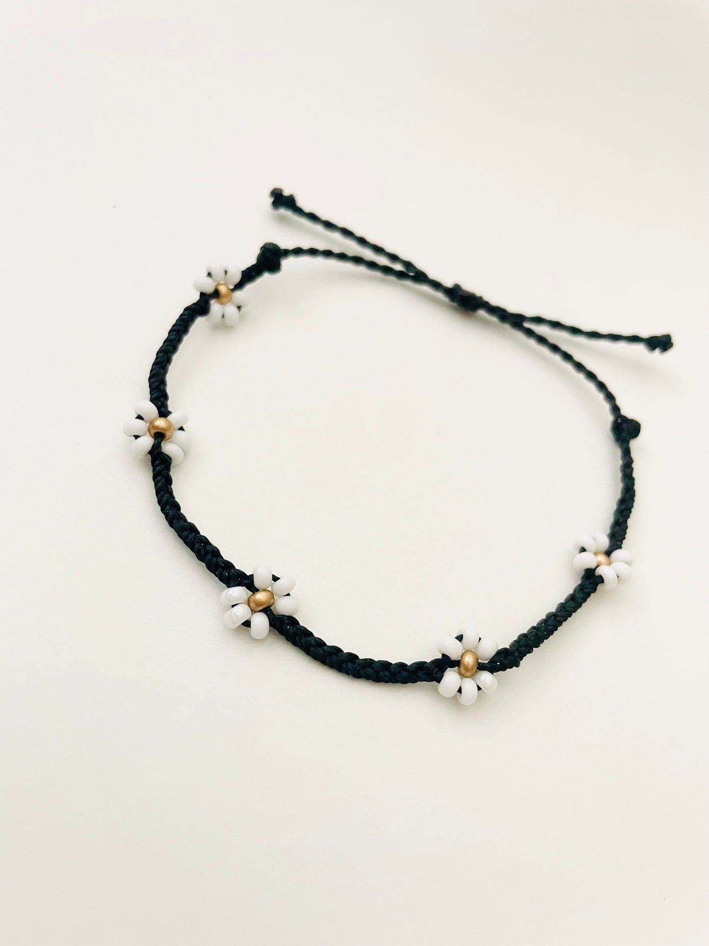Adjustable Braided Daisy Flower Bracelets, Floral Bracelets for Women, Cord Bracelet