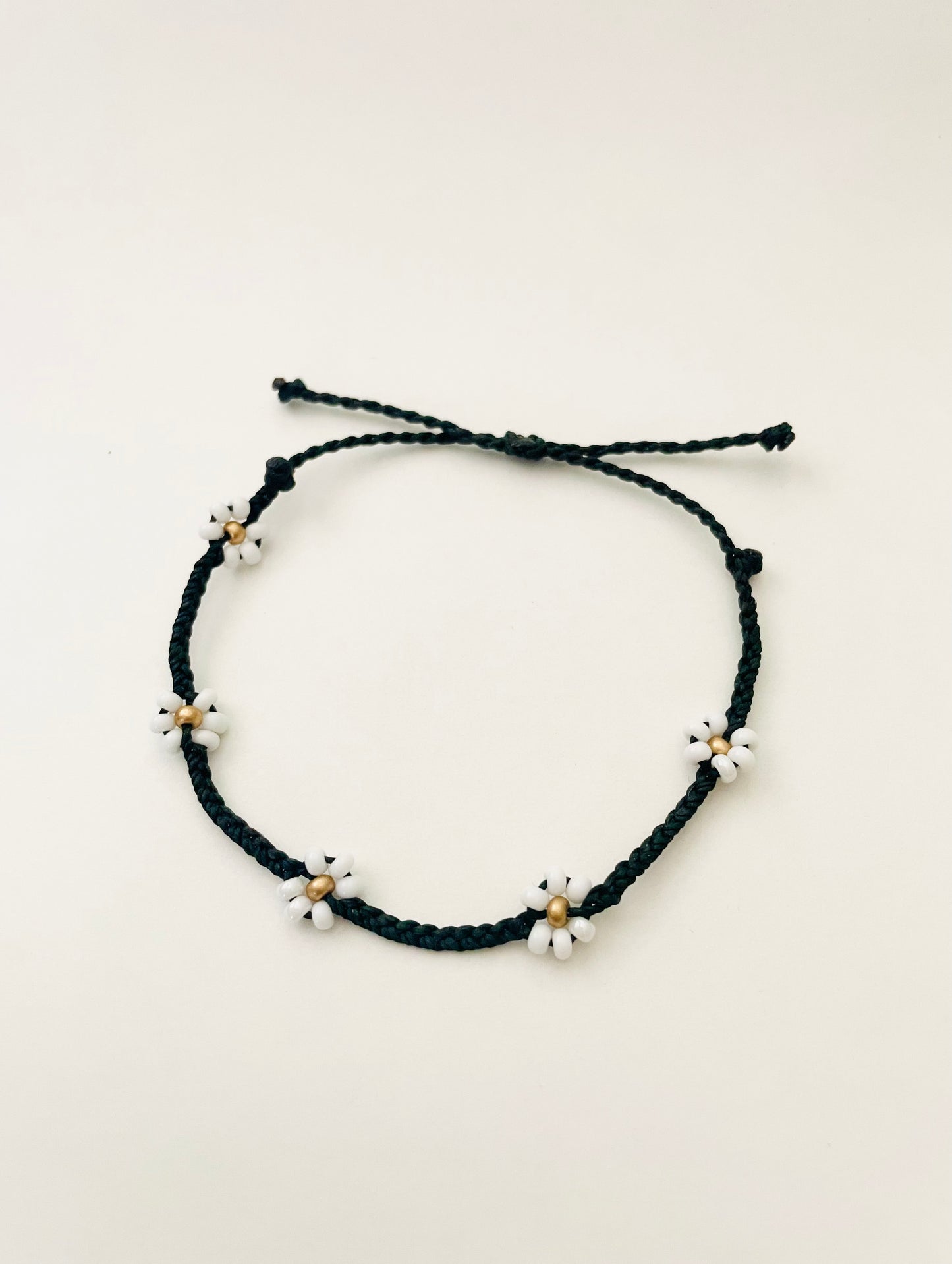 Black Adjustable Braided Daisy Flower Bracelets, Floral Bracelets for Women, Cord Bracelet