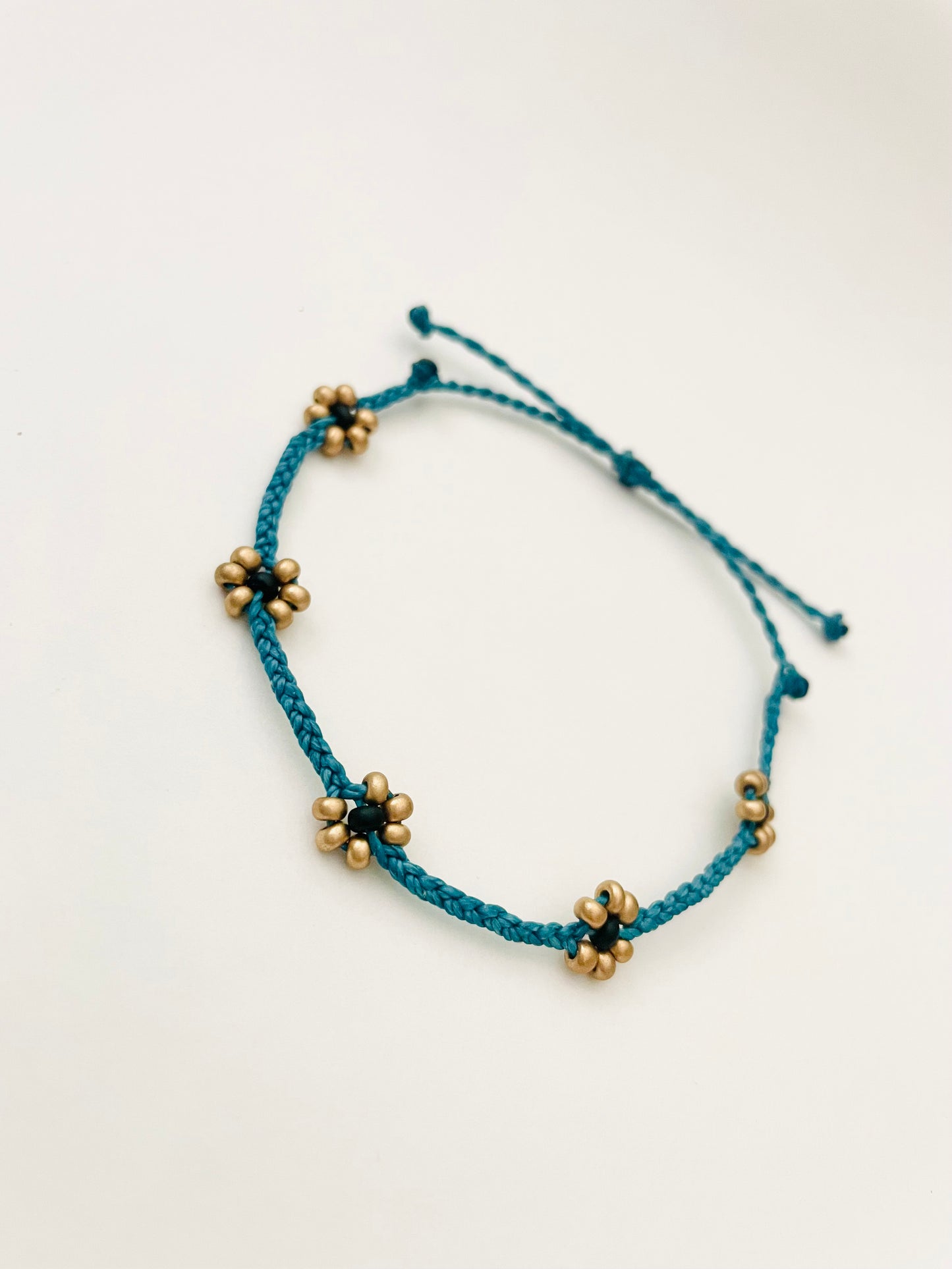 Adjustable Braided Daisy Flower Bracelets, Floral Bracelets for Women, Cord Bracelet