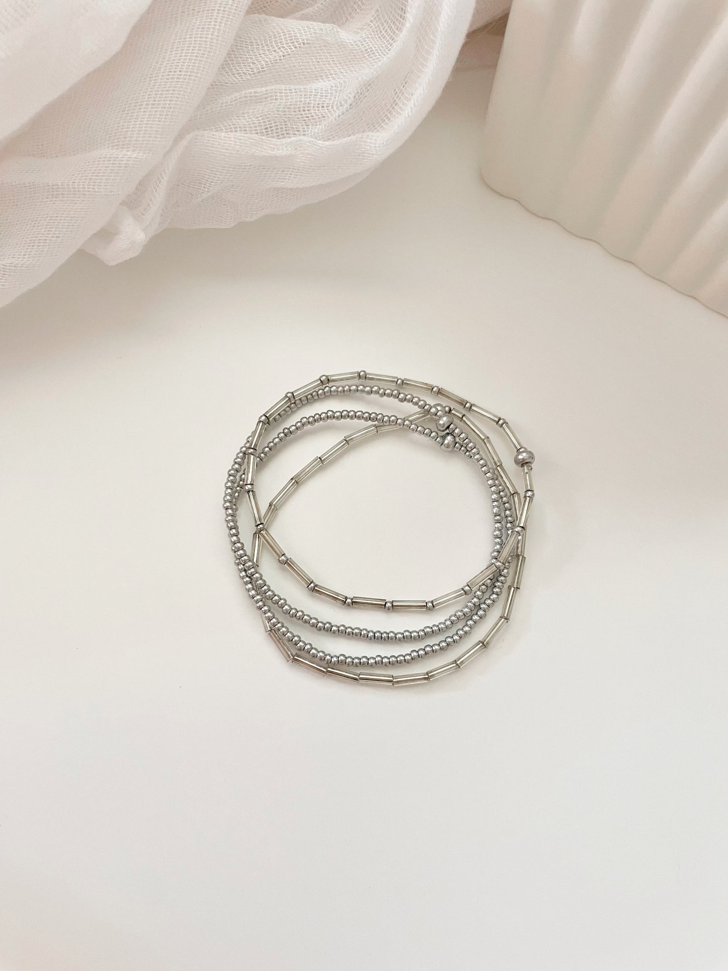 Minimalist Silver Beaded Bracelet Stack, Glass Seed Bead Stretch Bracelet Set for Women, Dainty Beaded Bracelet Set