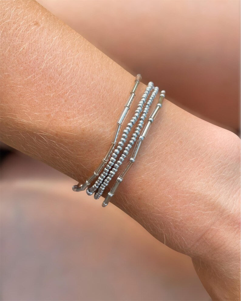 Minimalist Silver Beaded Bracelet Stack Glass Seed Bead Stretch Bracelet Set for Women Dainty Beaded Bracelet Set