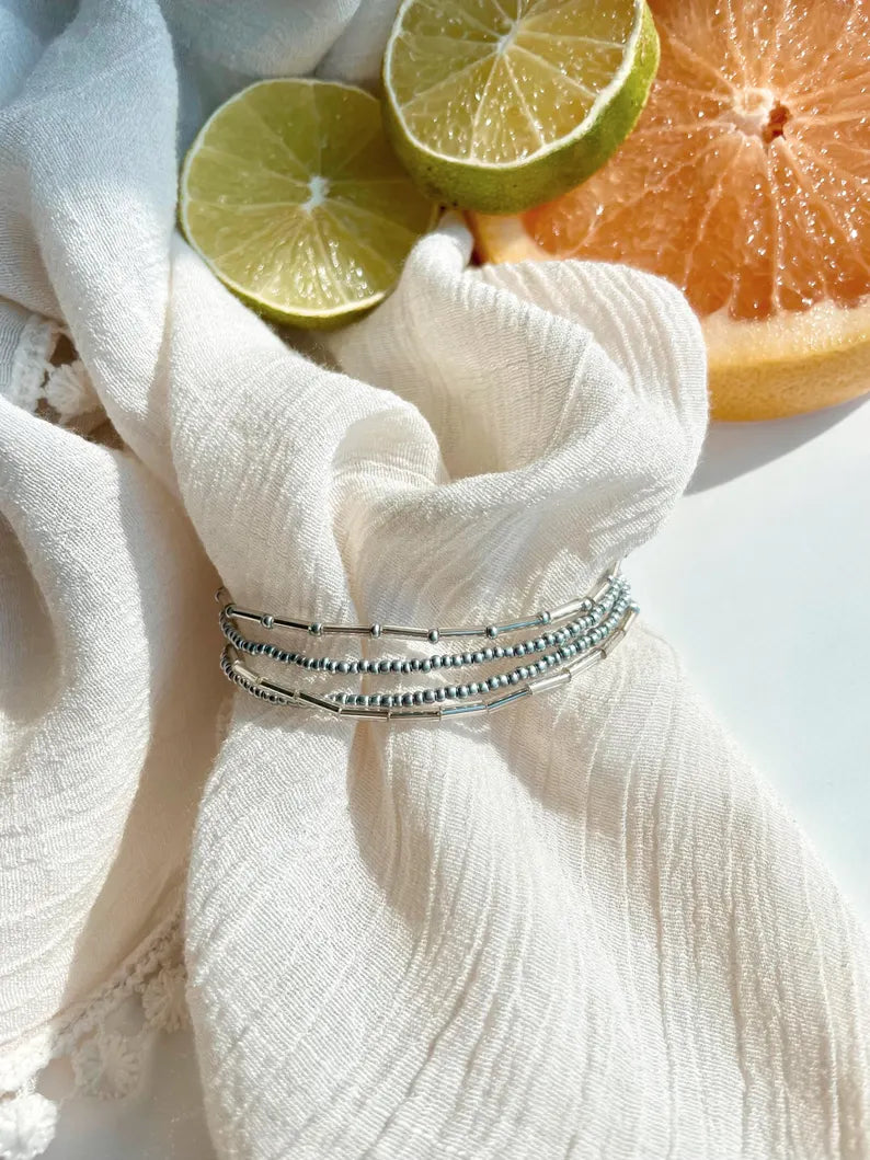 Minimalist Silver Beaded Bracelet Stack Glass Seed Bead Stretch Bracelet Set for Women Dainty Beaded Bracelet Set