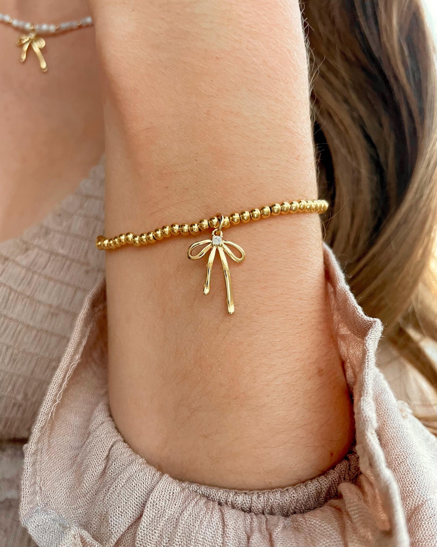 Bow Charm Dangle Bracelet Gold Bead Bracelet with Charm 18k Gold Filled Dainty Jewelry Gift for Wife Birthday Trendy Stretch Bracelet Modern