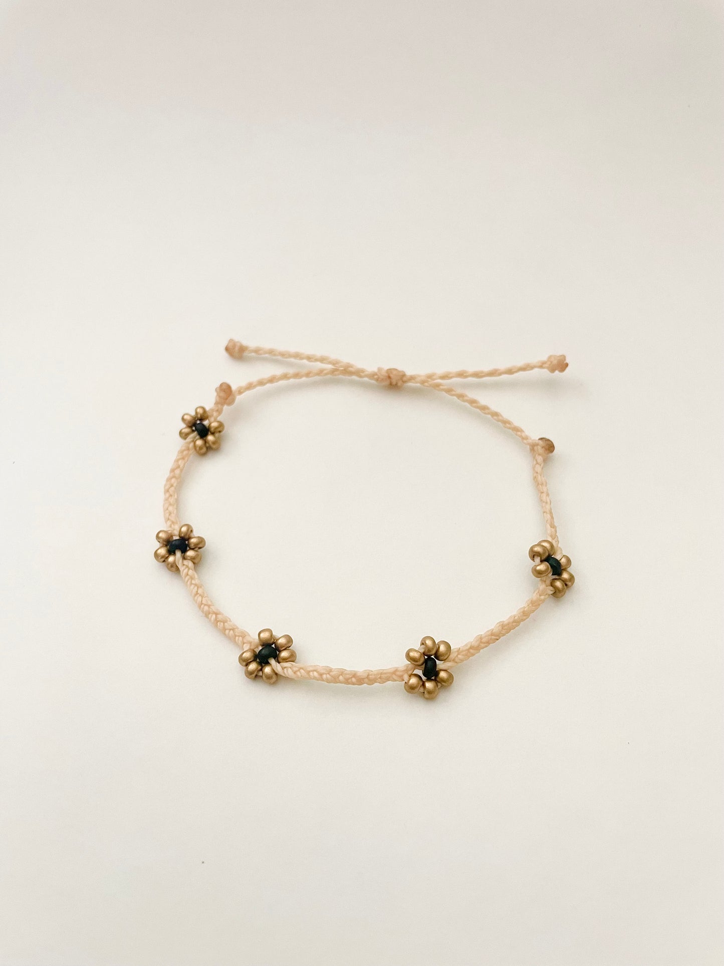 Adjustable Braided Daisy Flower Bracelets, Floral Bracelets for Women, Cord Bracelet