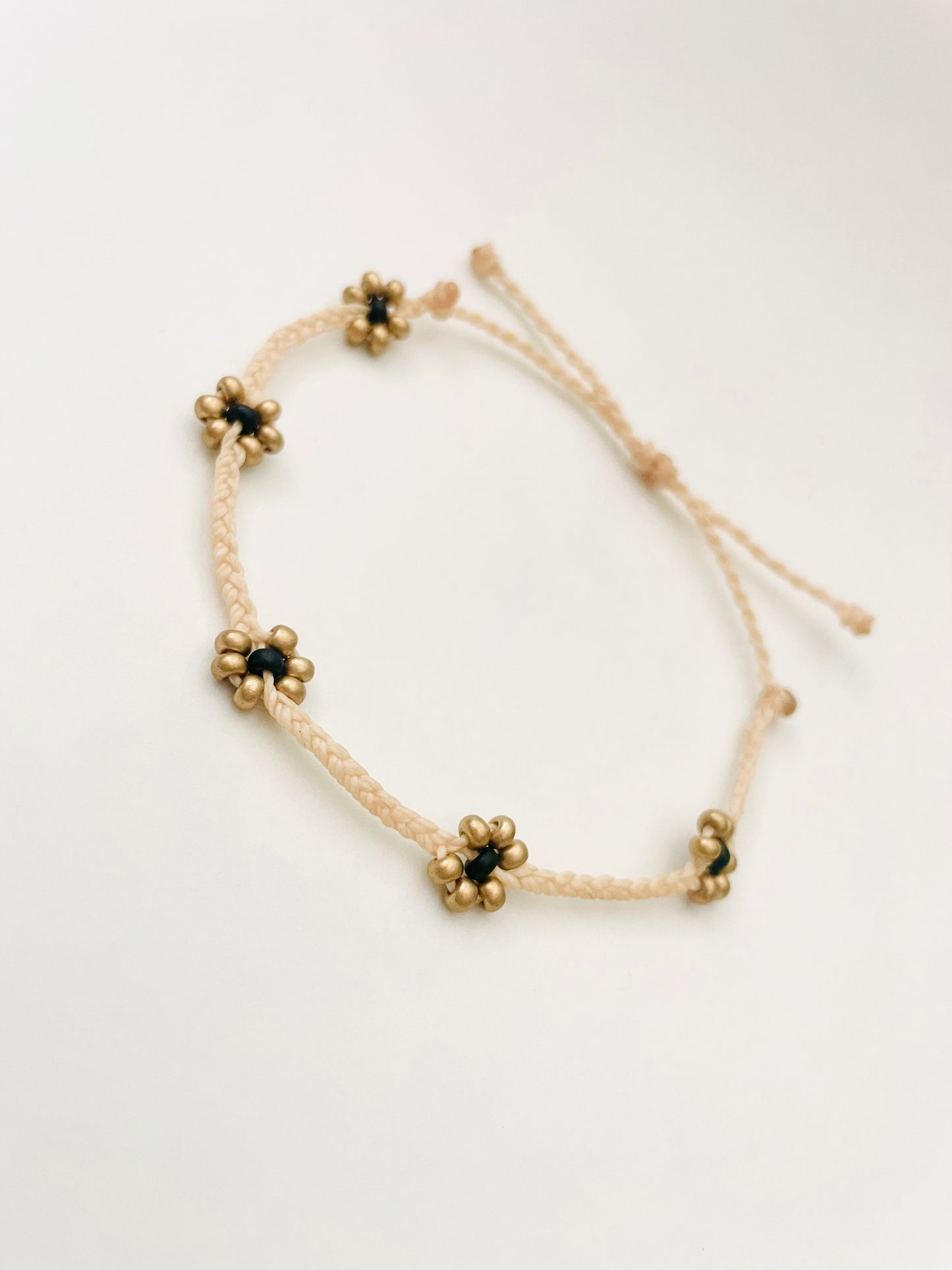 Adjustable Braided Daisy Flower Bracelets, Floral Bracelets for Women, Cord Bracelet