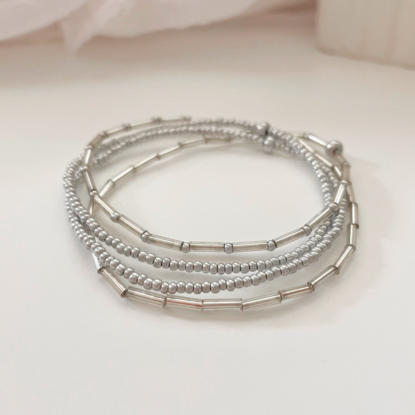 Minimalist Silver Beaded Bracelet Stack, Glass Seed Bead Stretch Bracelet Set for Women, Dainty Beaded Bracelet Set
