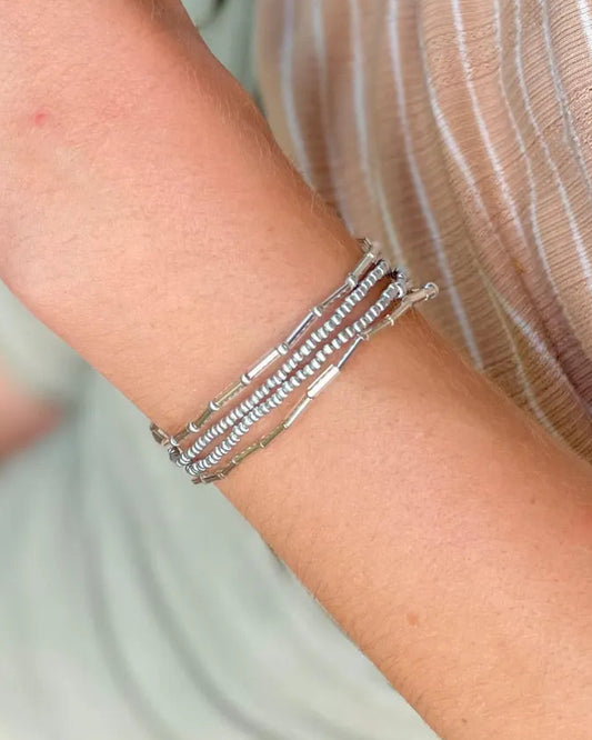 Minimalist Silver Beaded Bracelet Stack Glass Seed Bead Stretch Bracelet Set for Women Dainty Beaded Bracelet Set