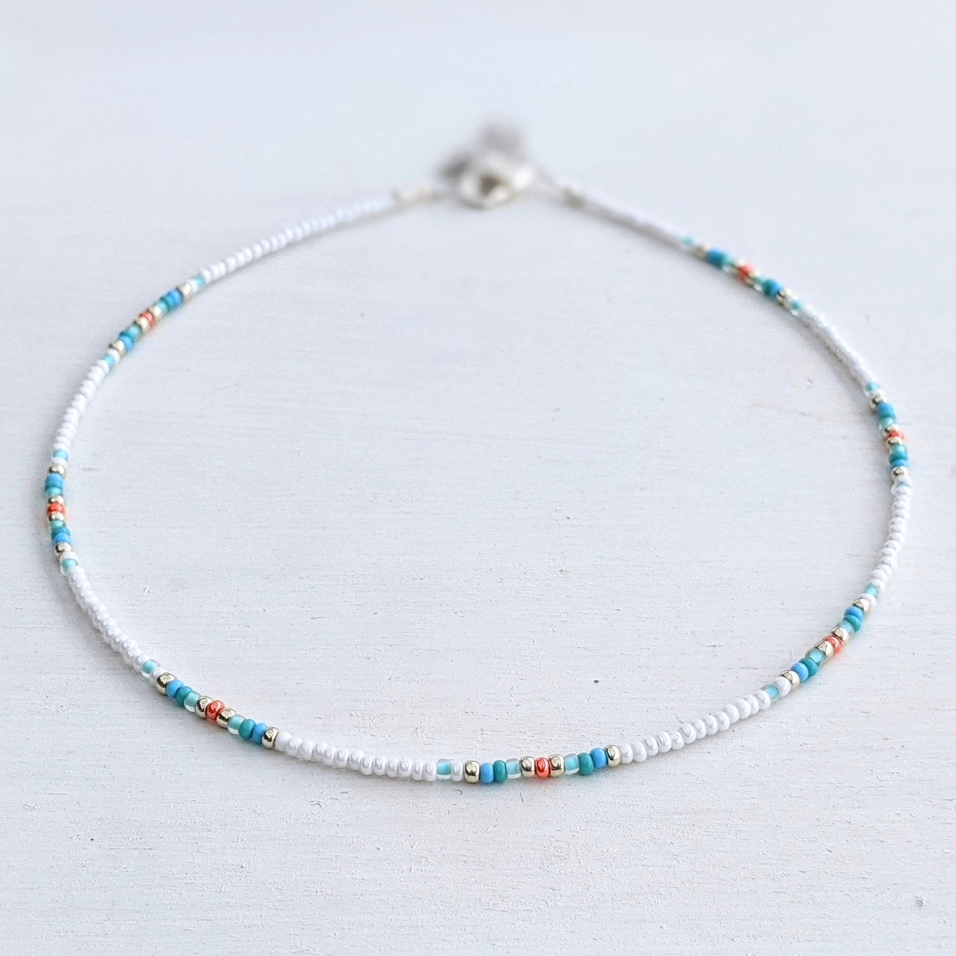 Arctic Ice ⋆ Seed Bead Choker, Small Beaded Necklace, Beach Necklace, Beaded Choker, Seed Bead Necklace, Dainty Choker, Colorful Choker