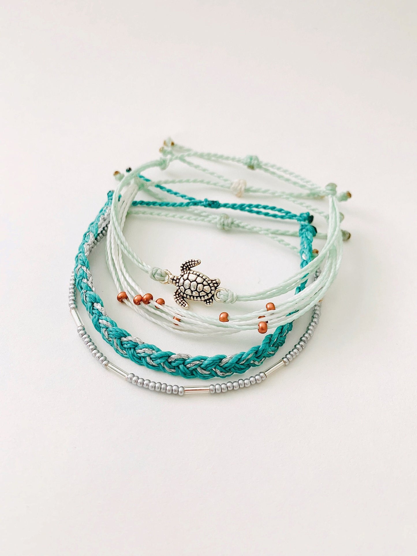 Beach Bracelet Set Adjustable String Turtle Charm Ocean Theme Braided Beaded Summer Bracelet Turquoise Coastal Style Design Vacation Jewelry