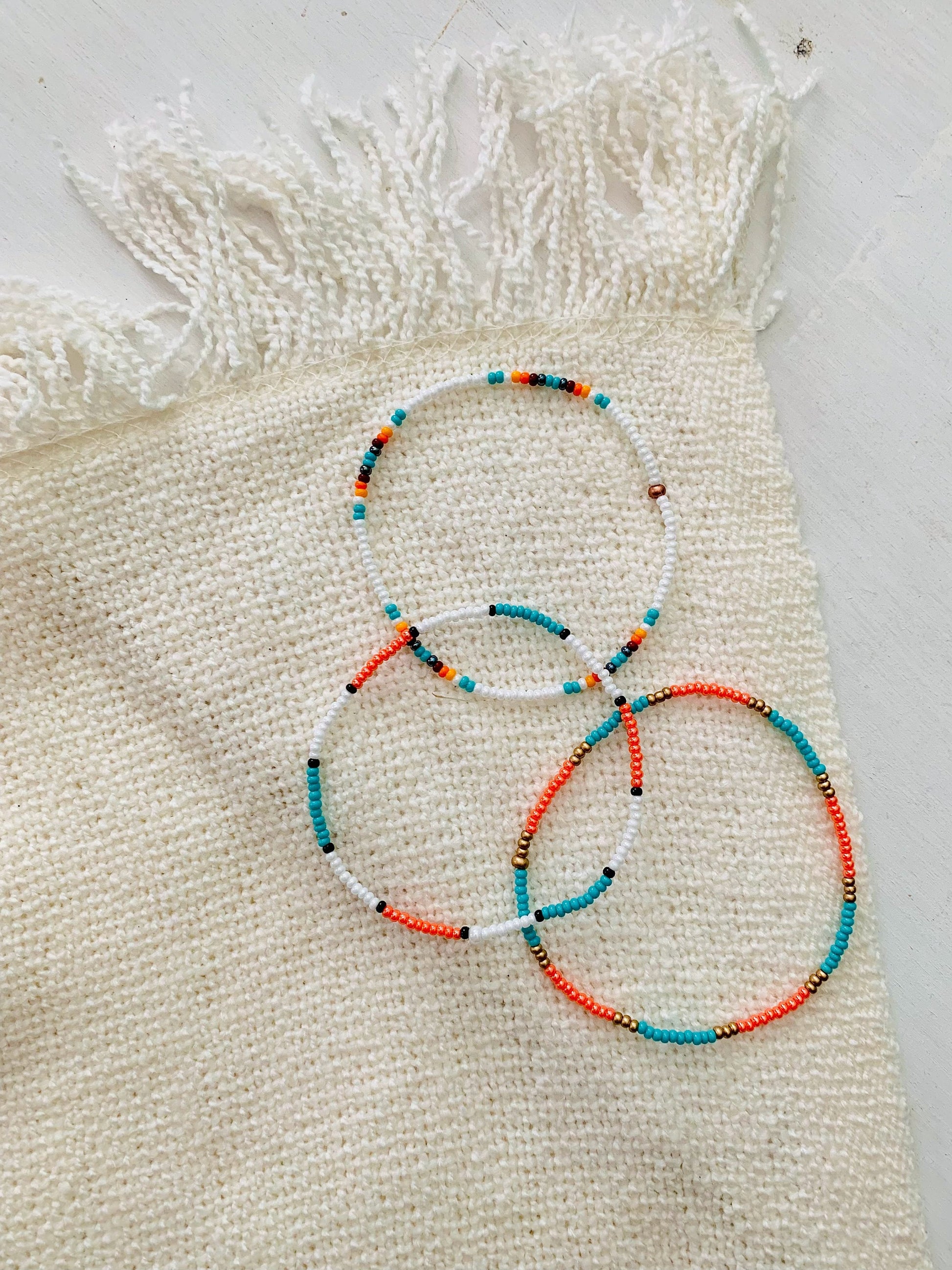 Seed Bead Bracelets, Stretch Bracelets, Minimalist Beaded Bracelets, Dainty Bracelet, Colorful Bracelets, Beachy, Small Beaded Bracelet