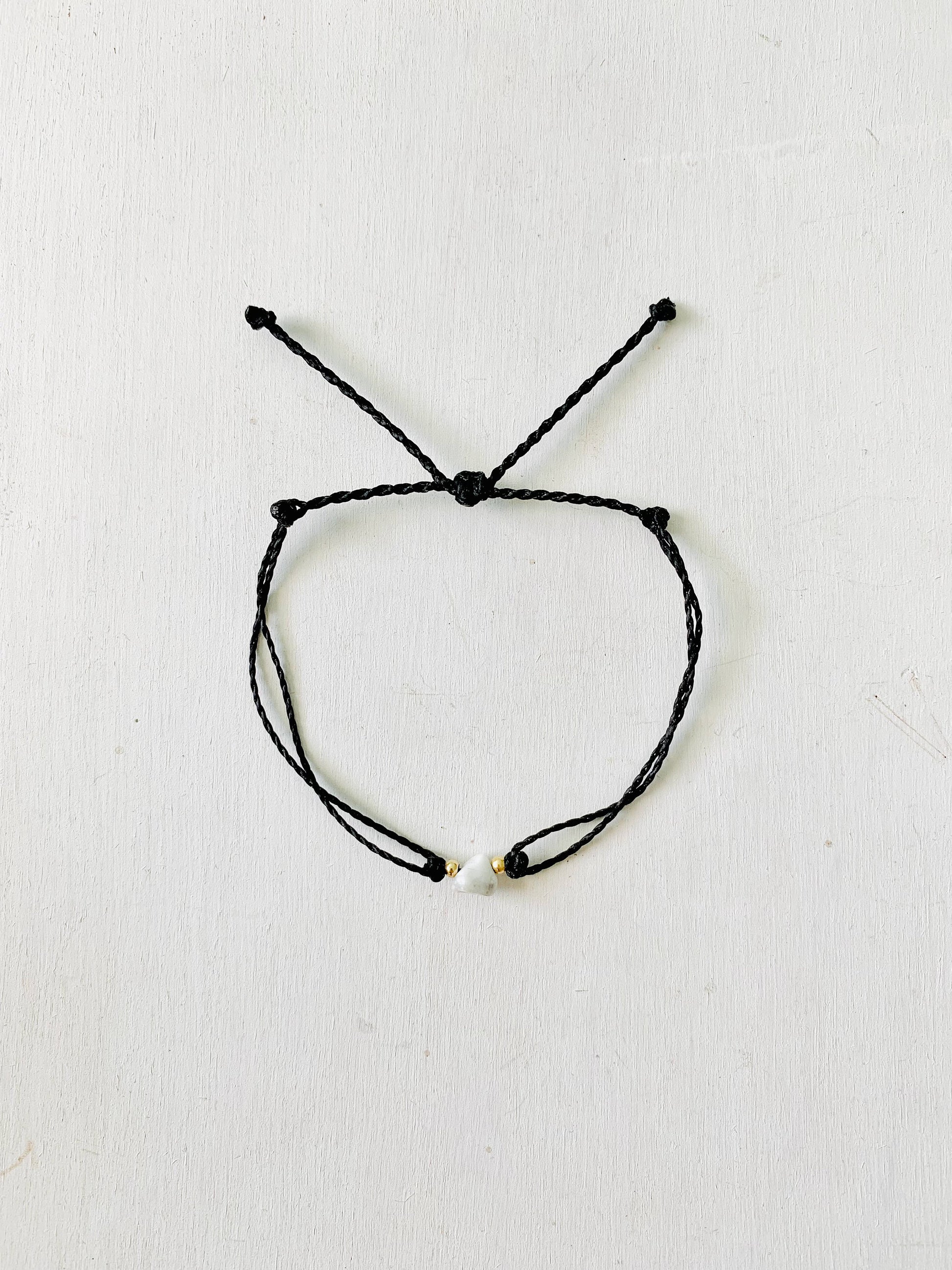 Simple String Bracelet, Howlite Bracelet, Black and Gold Bracelet, Minimalist Bracelet, Adjustable Bracelet, Waterproof, Handmade