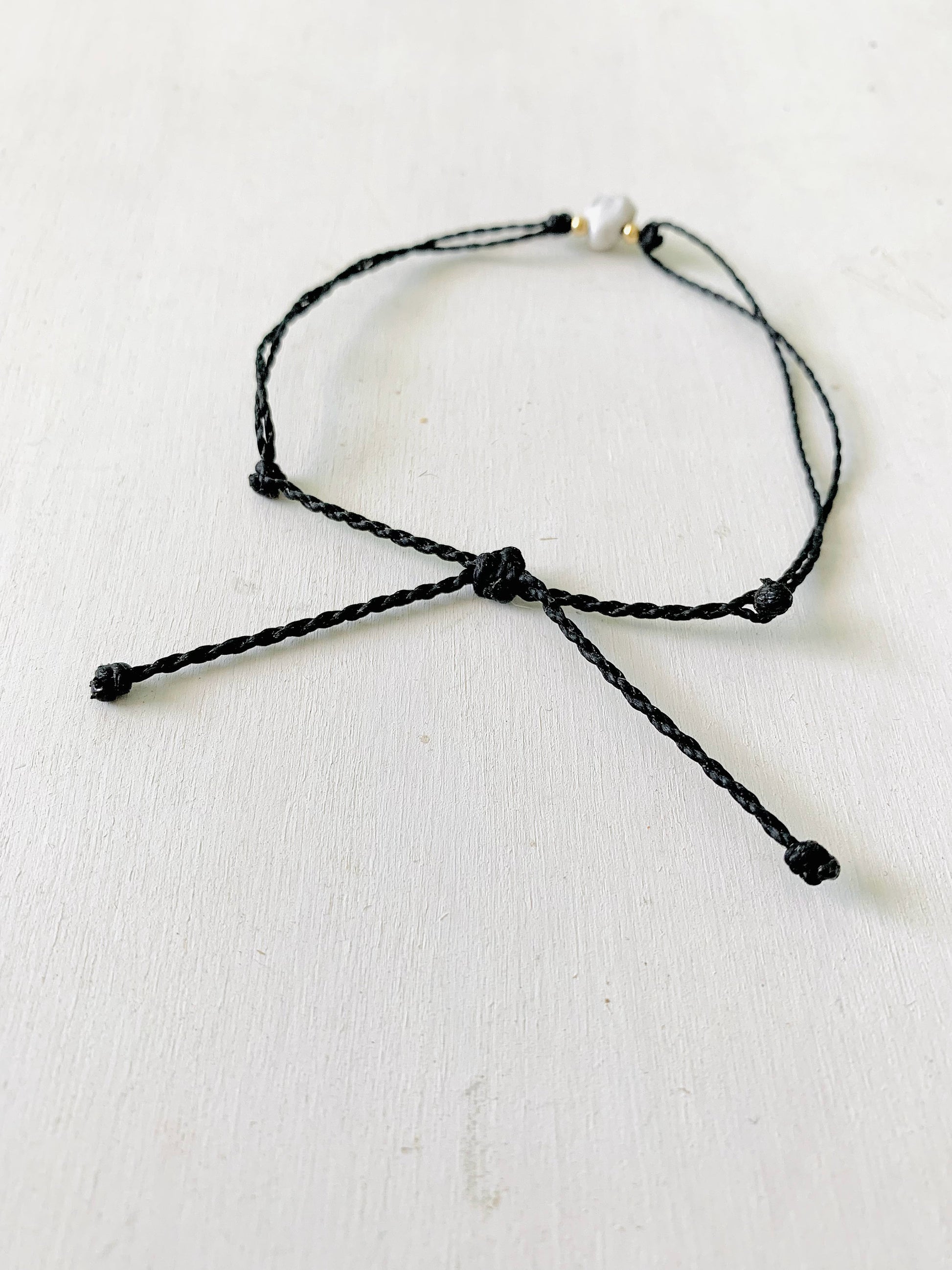 Simple String Bracelet, Howlite Bracelet, Black and Gold Bracelet, Minimalist Bracelet, Adjustable Bracelet, Waterproof, Handmade