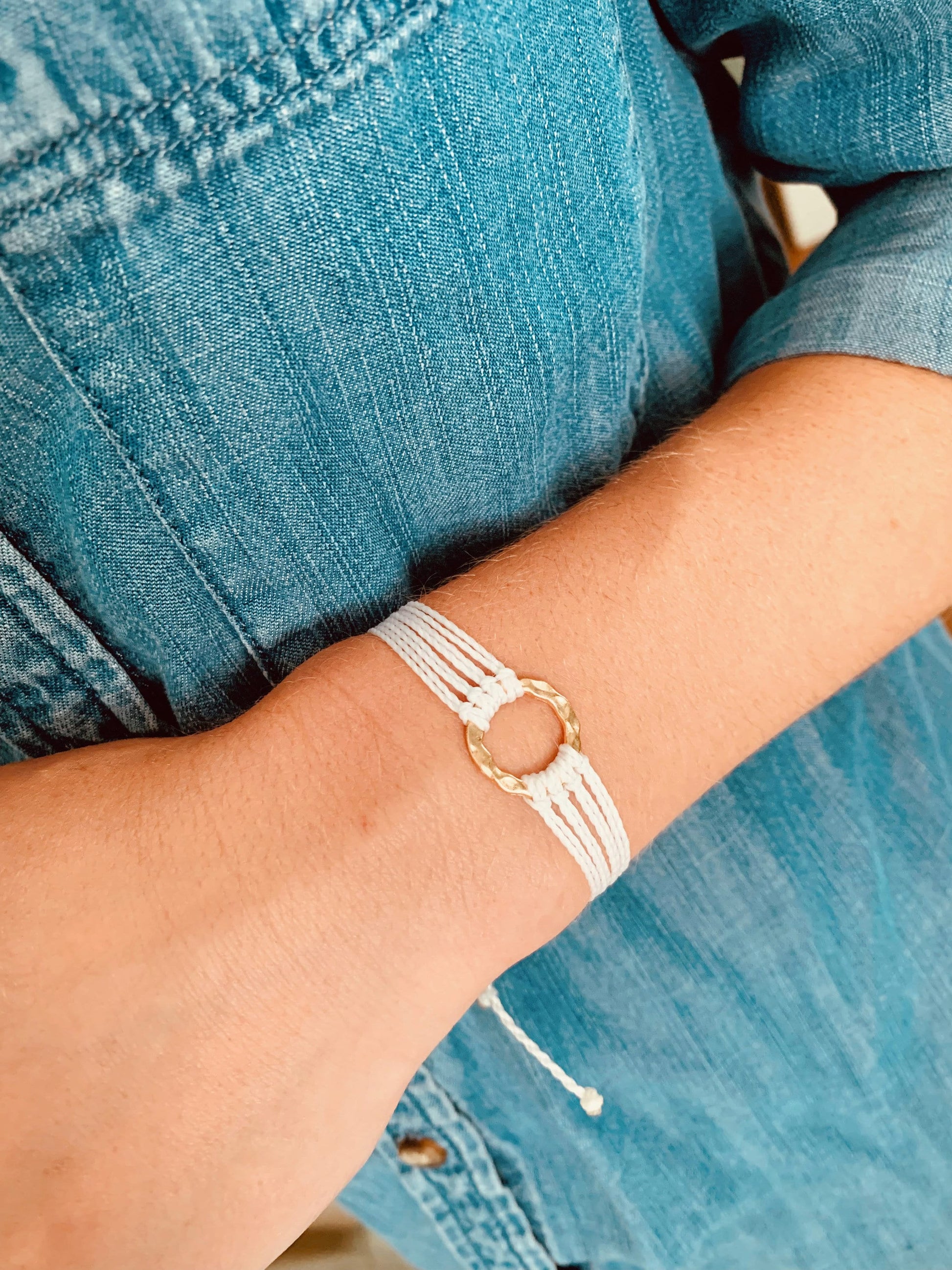 White & Gold Bracelet, Circle Charm Bracelet, Handmade Jewelry, Adjustable Bracelet, Boho Bracelet, Surfer Bracelet, String Bracelet