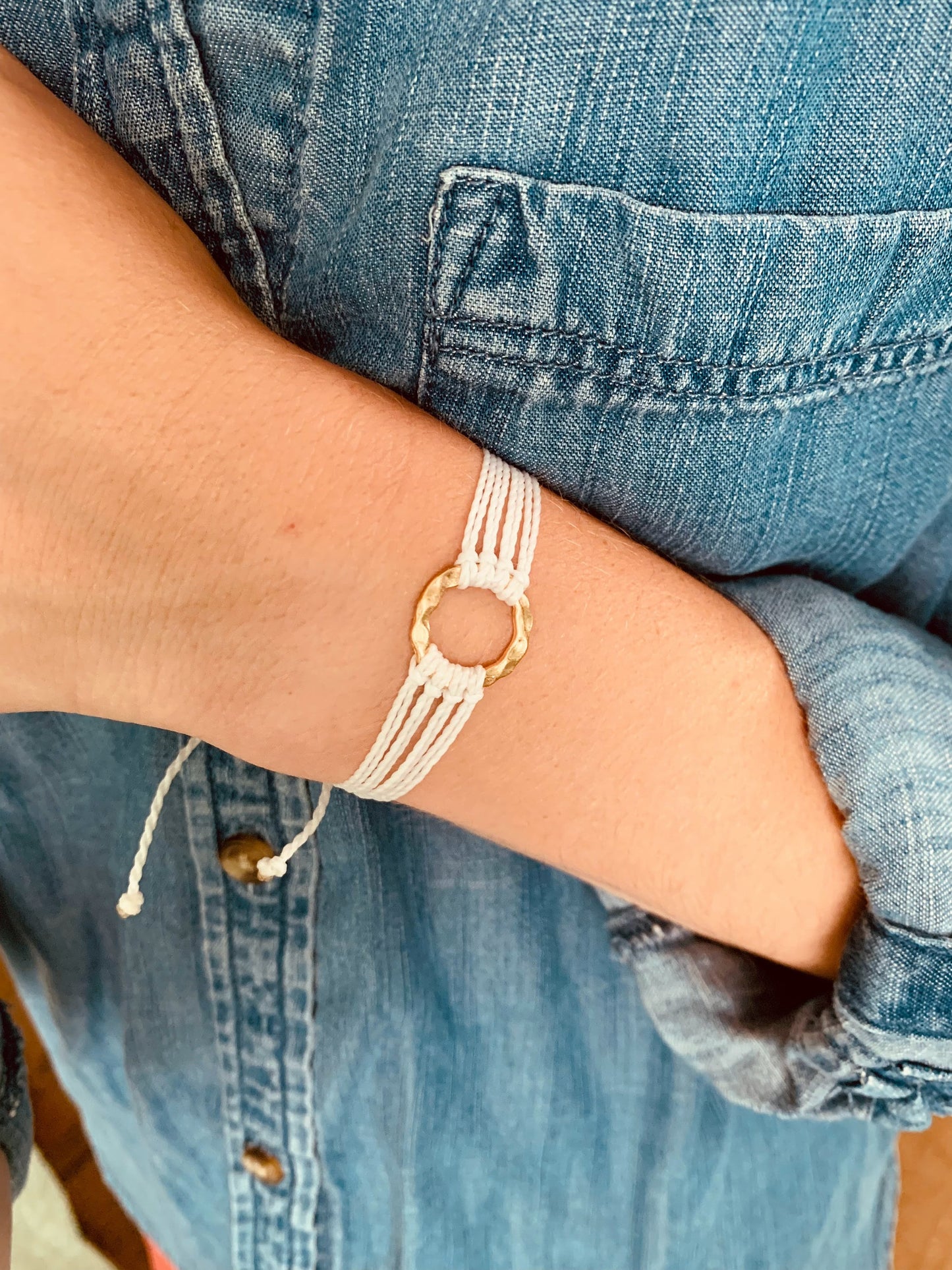 White & Gold Bracelet, Circle Charm Bracelet, Handmade Jewelry, Adjustable Bracelet, Boho Bracelet, Surfer Bracelet, String Bracelet