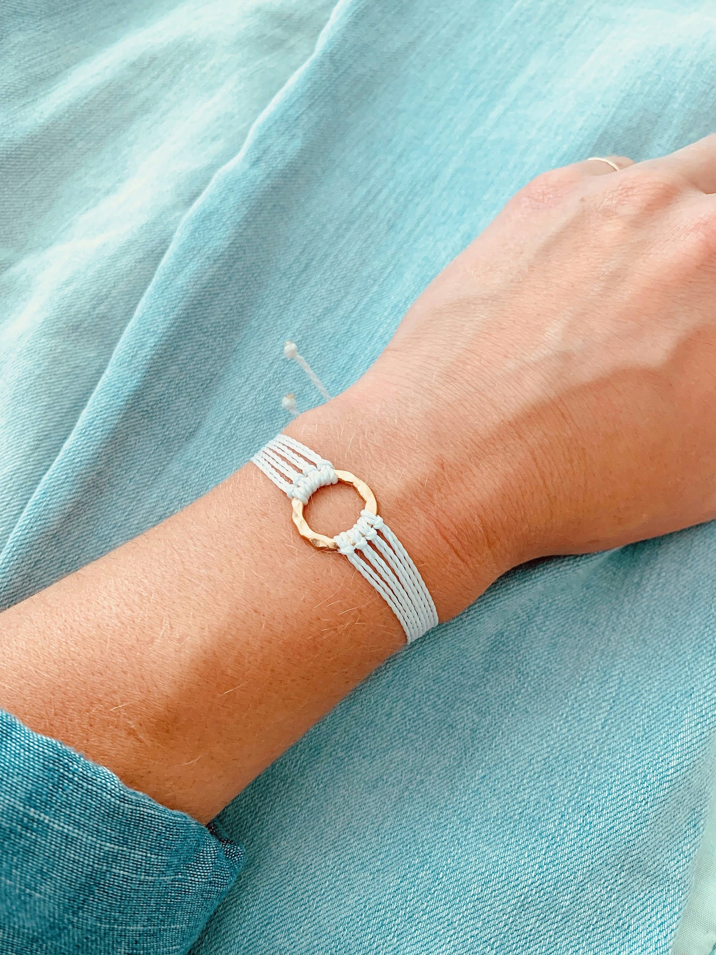 White & Gold Bracelet, Circle Charm Bracelet, Handmade Jewelry, Adjustable Bracelet, Boho Bracelet, Surfer Bracelet, String Bracelet