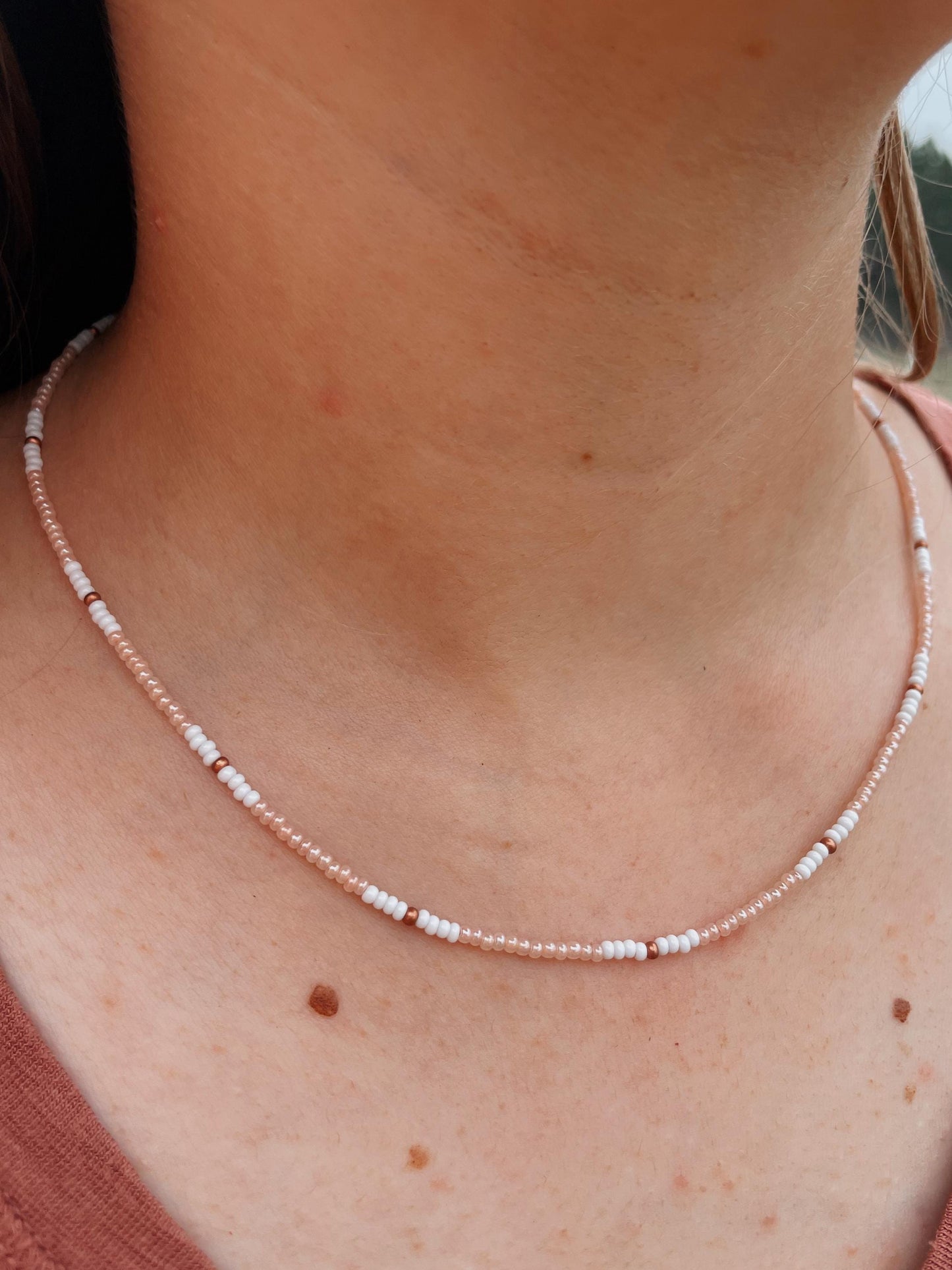 Beaded Surfer Necklace Pink Seed Bead Choker Beach Necklace for Women Dainty Colorful Boho Jewelry Handmade Beaded Summer Accessories Surfer