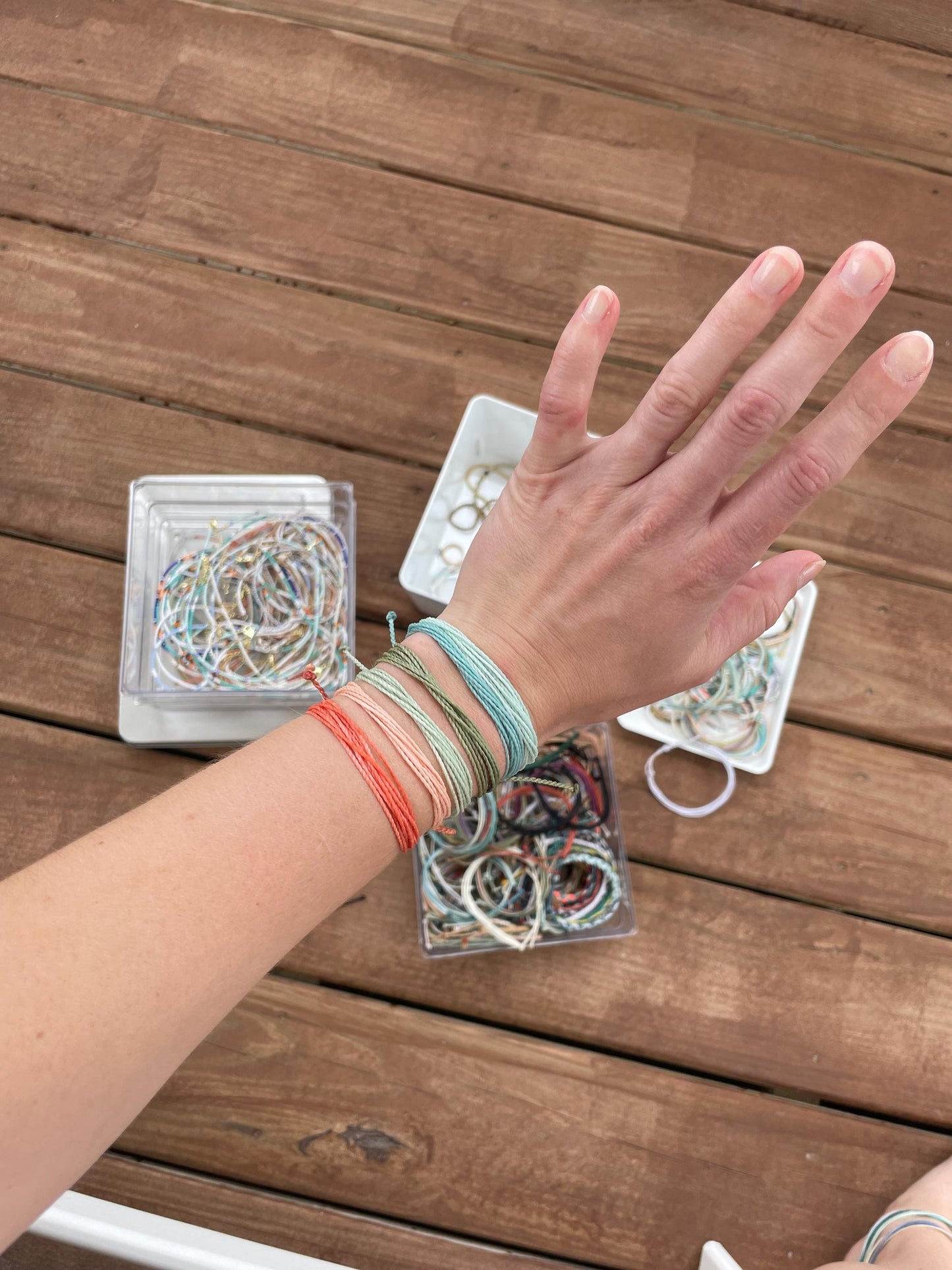 Womens Surfer Bracelet Adjustable String Bracelet Waterproof Beach Jewelry for Women Colorful Bracelets Stacking Summer Jewelry Friendship