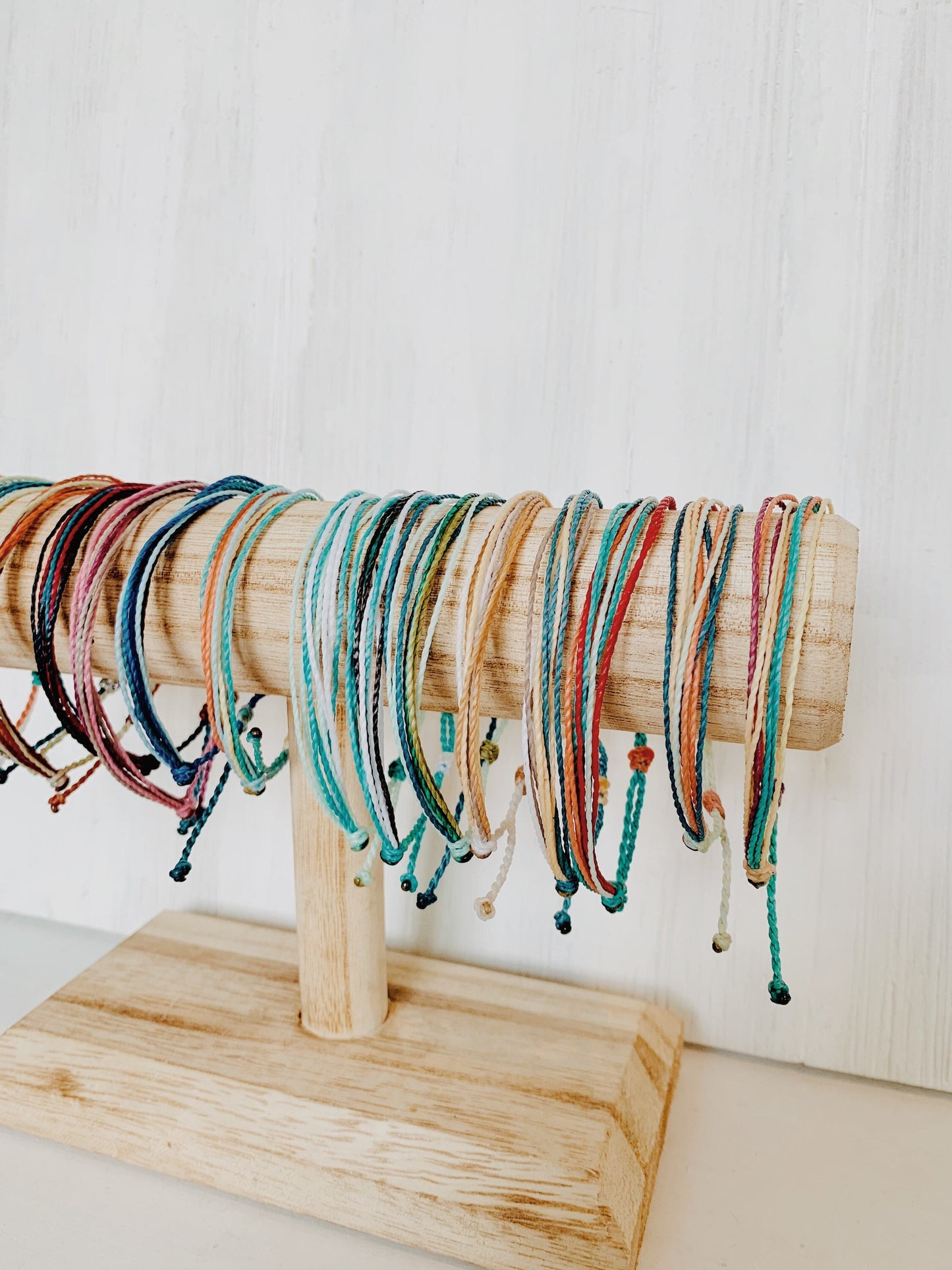 String Bracelet for Women Adjustable Surfer Bracelet Vacation Jewelry Beachy Bracelet Gift for College Girls Waterproof Bracelet Friendship