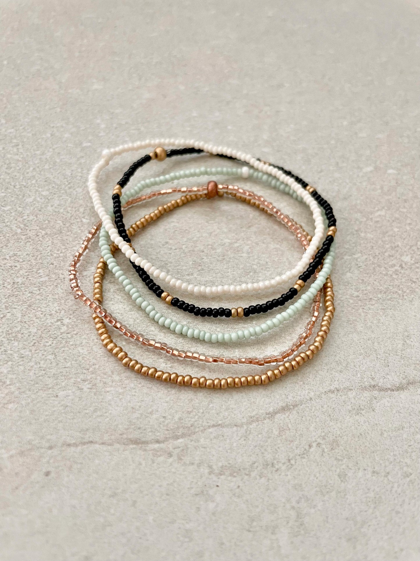Tiny Seed Bead Bracelet Boho Stretch Bracelet Stack Simple Beaded Bracelet for Women Minimalist Jewelry for Layering Casual Bracelets Dainty