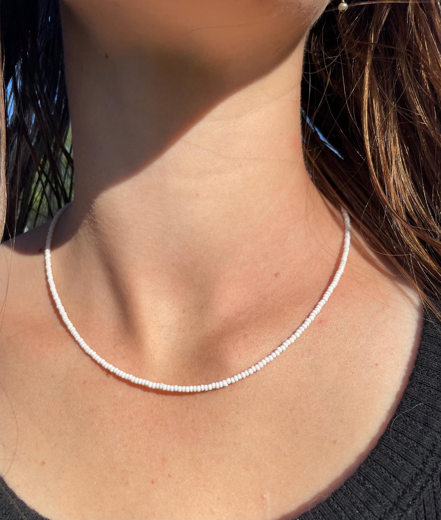 Surfer Girl Necklace White Seed Bead Necklace Beach Necklace for Women Dainty Boho Summer Jewelry Handmade Simple Layering Necklace