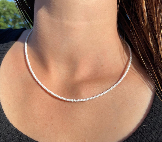 Surfer Girl Necklace White Seed Bead Necklace Beach Necklace for Women Dainty Boho Summer Jewelry Handmade Simple Layering Necklace