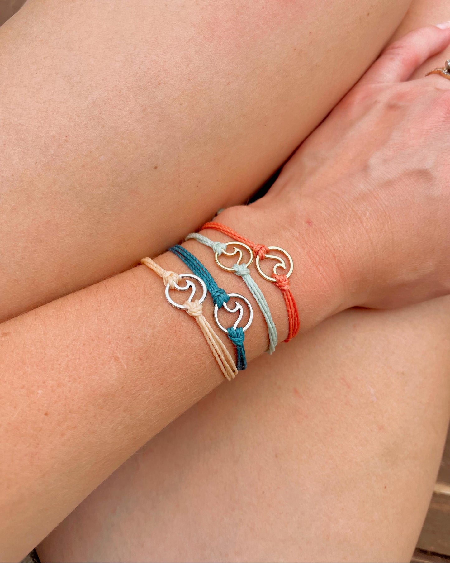 Customized Ocean Wave Charm Bracelet Hawaii Vacation Jewelry for Surfers Bracelet Waterproof Gift for Ocean Lovers Matching Friend Bracelets