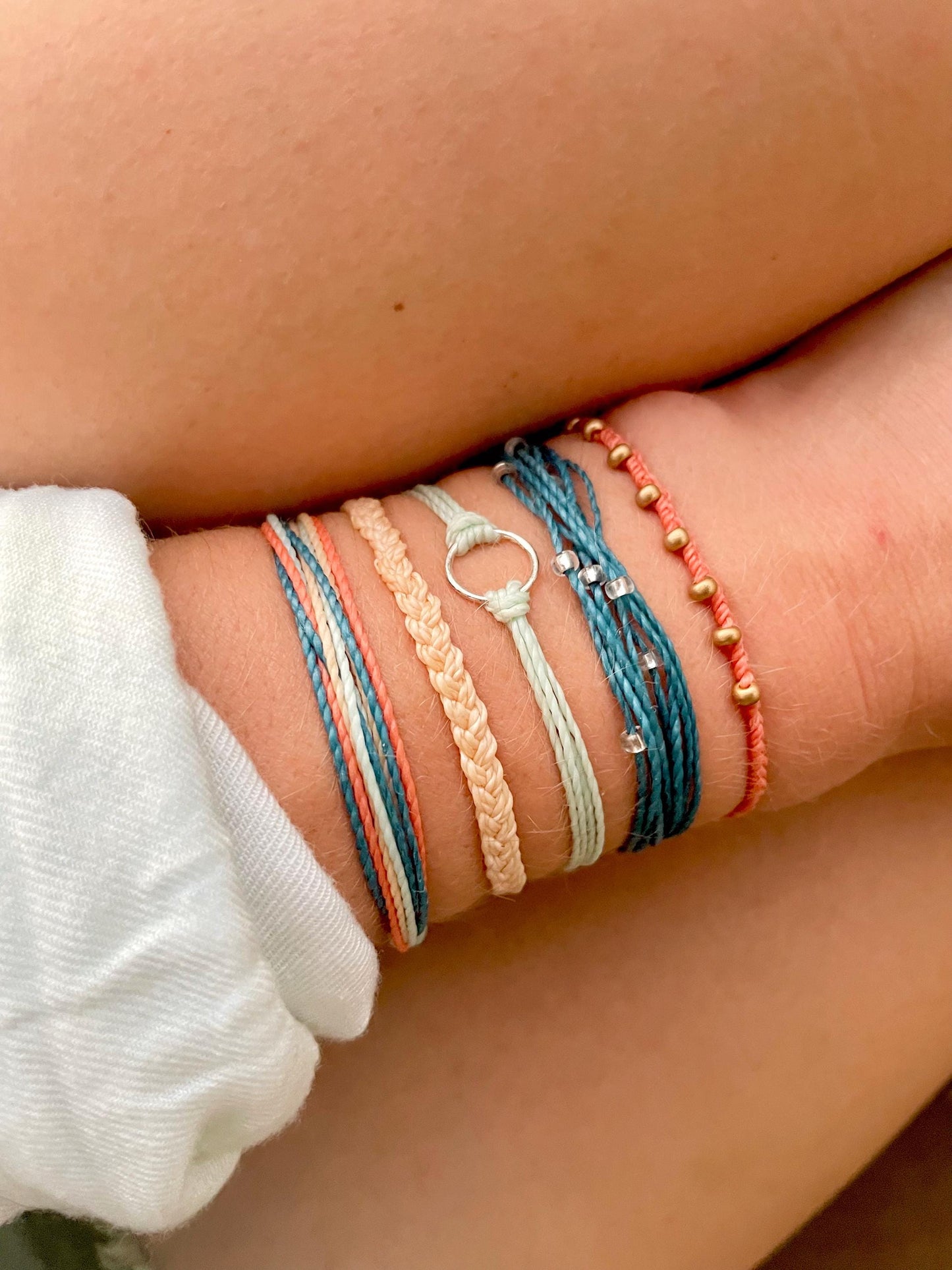 Boho Surfer Bracelet Set Friendship Adjustable Beachy Bracelet Stack Colorful Braided Summer Jewelry Wax String Bracelet Festival Accessory