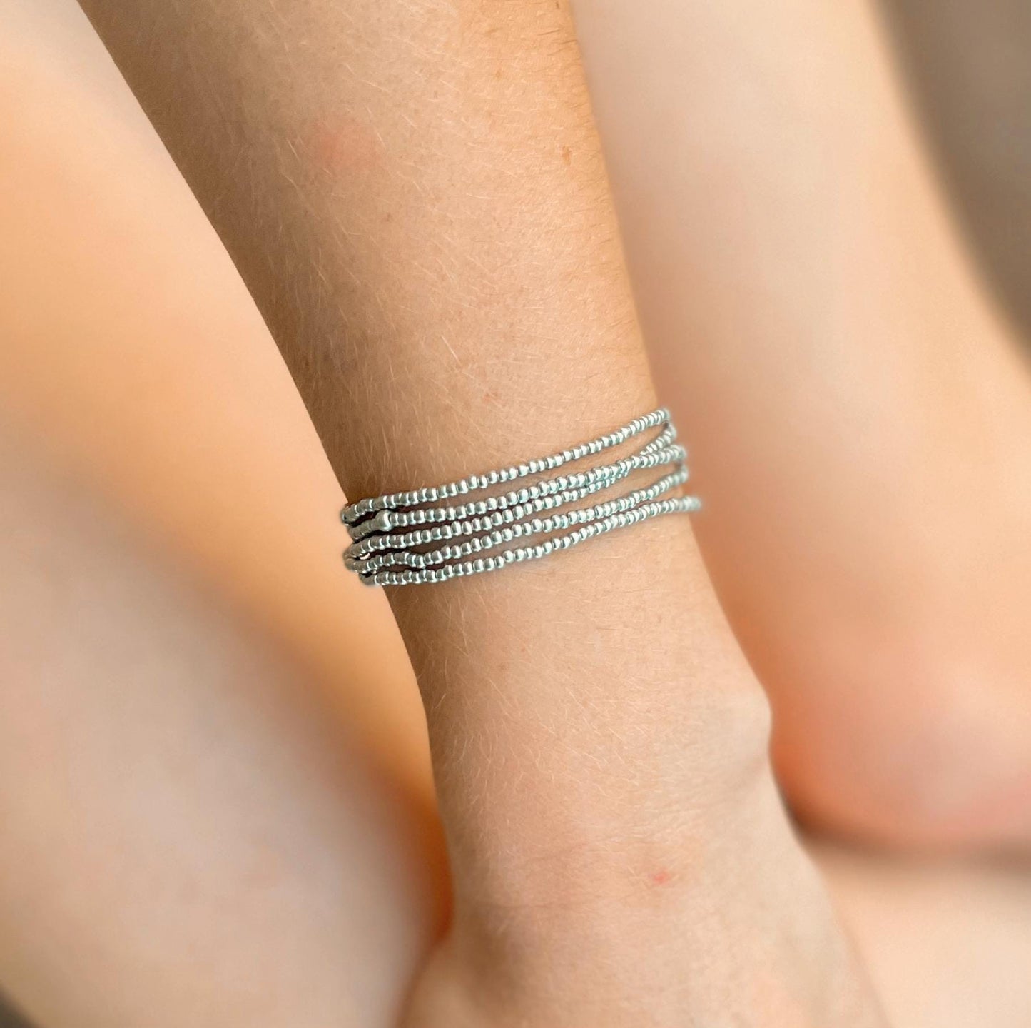 Minimalist Beaded Silver Stretch Bracelet Seed Bead Bracelet Simple Jewelry Layering Dainty Bracelet Lightweight Jewelry Gift Idea for Mom