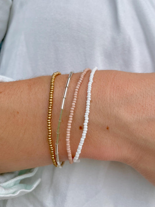 Small Beaded Stretch Bracelet Set Tiny Seed Bead Bracelet Stack for Women Everyday Jewelry for Work Minimalist Elastic Bracelets Boho Dainty