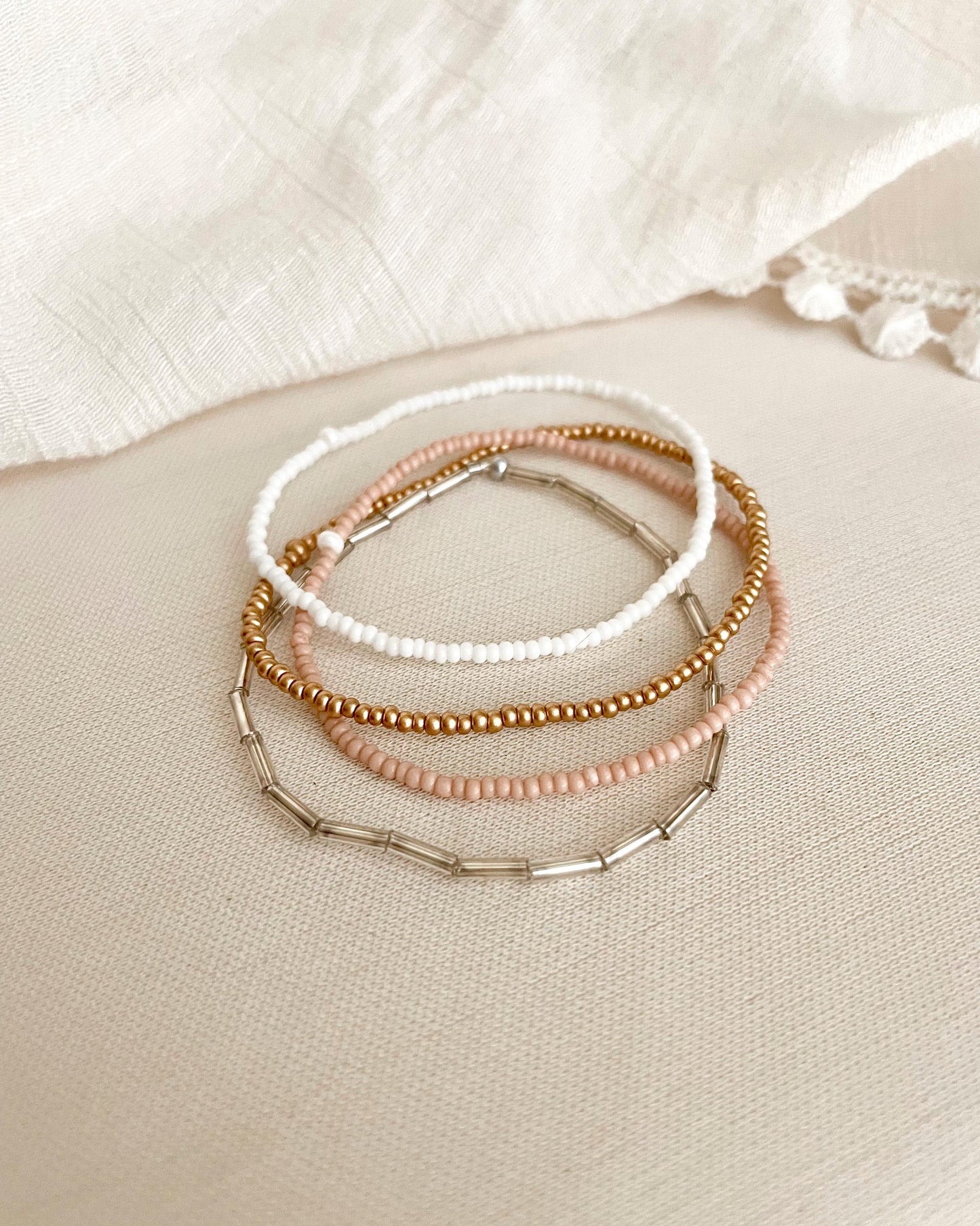 Small Beaded Stretch Bracelet Set Tiny Seed Bead Bracelet Stack for Women Everyday Jewelry for Work Minimalist Elastic Bracelets Boho Dainty