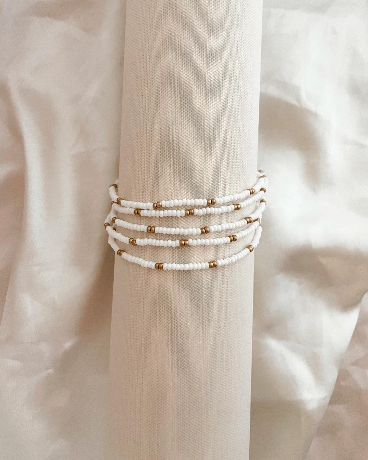 White and Gold Seed Bead Bracelet Stackable Stretchy Bracelet Minimalist Bead Bracelets Dainty Layering Beaded Boho Bracelet Set for Women