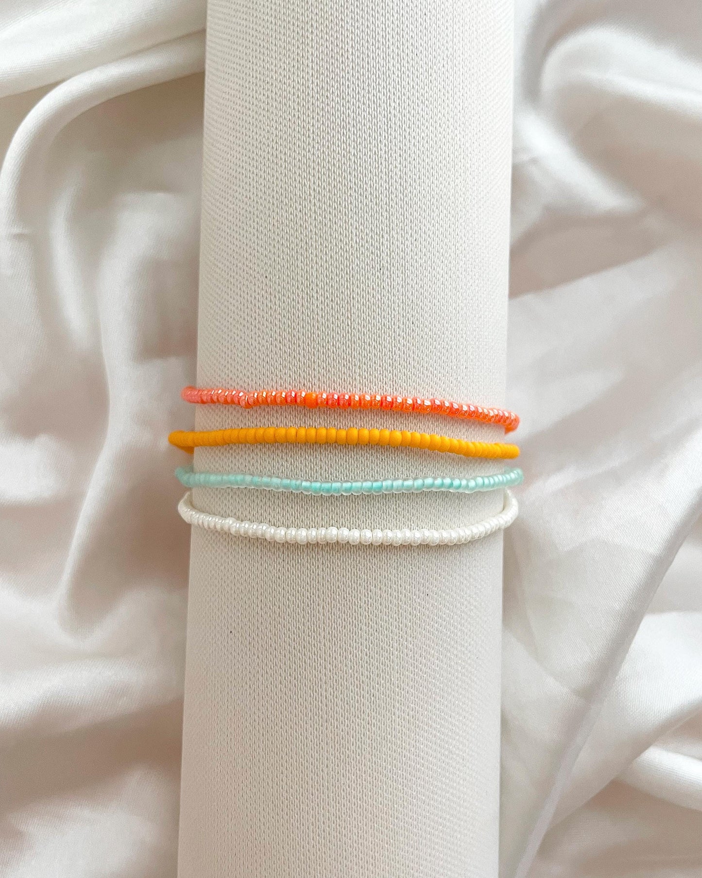 Vibrant Beach Bracelet Set Seed Bead Stretch Bracelets for Women Colorful Summer Bracelets Coastal Jewelry for Travel Layering Bracelet