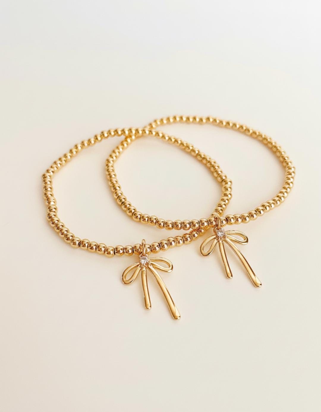 Bow Charm Dangle Bracelet Gold Bead Bracelet with Charm 18k Gold Filled Dainty Jewelry Gift for Wife Birthday Trendy Stretch Bracelet Modern