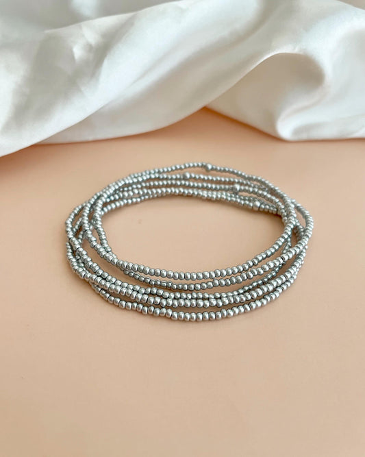 Minimalist Beaded Silver Stretch Bracelet Seed Bead Bracelet Simple Jewelry Layering Dainty Bracelet Lightweight Jewelry Gift Idea for Mom