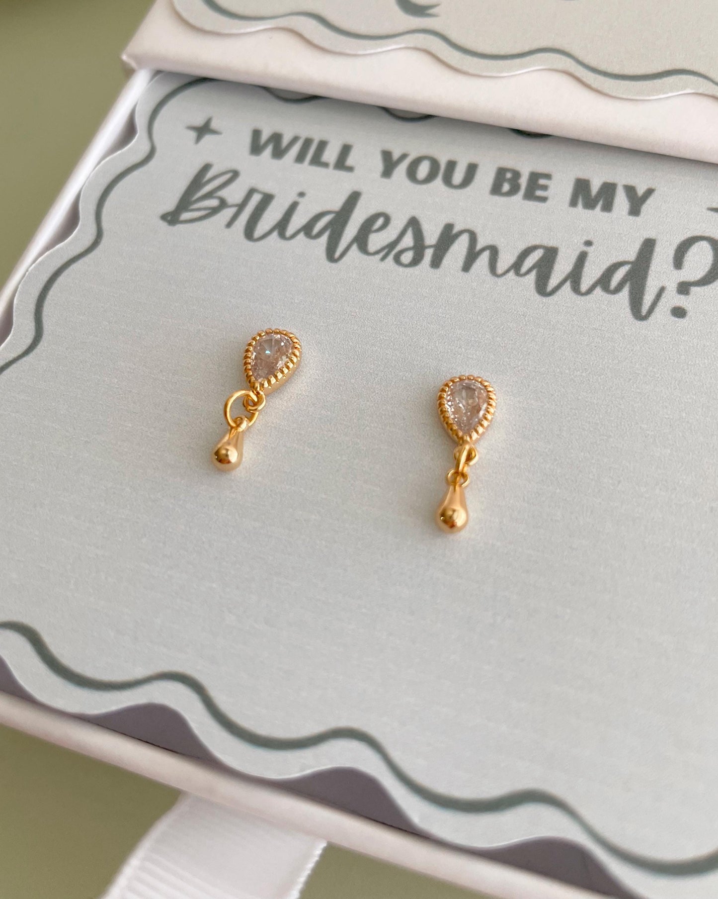 Custom Name Bridesmaid Gift Jewelry Box Gold Earrings for Bridesmaid Personalized Favor Bulk Green Bridesmaid Proposal Gift Lucky in Love
